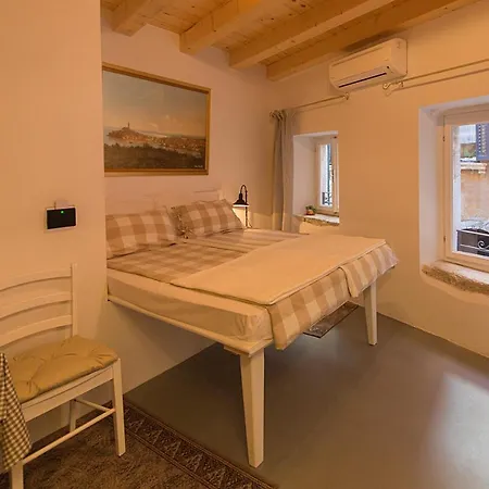Casa Vecchia *